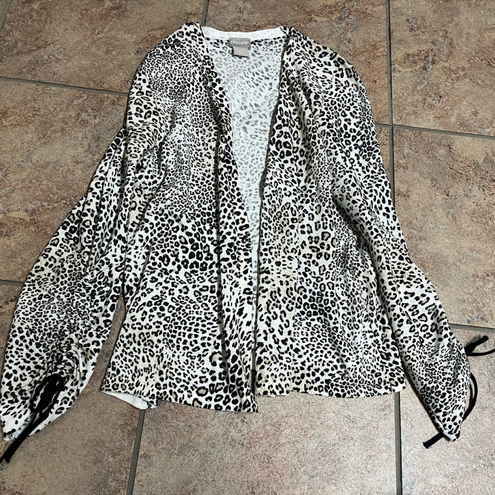 Chico's Black and White Animal Print Cardigan size S lightweight, casual